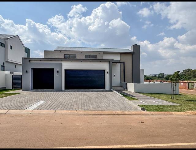 4 BEDROOM HOUSE FOR SALE IN MIDSTREAM HEIGHTS